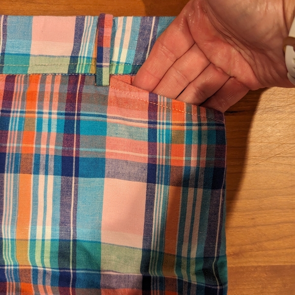Talbots women's Perfect Short, madras plaid, size 8P - Picture 3 of 10